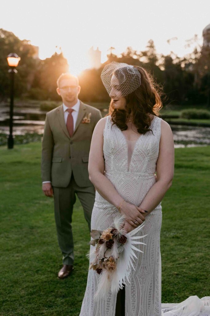 late aftenoon lights micro-wedding relaxed couple photos