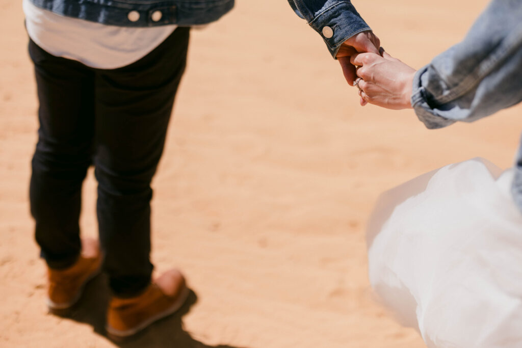 Details of the couples pre-wedding shoot in the Pinnacles