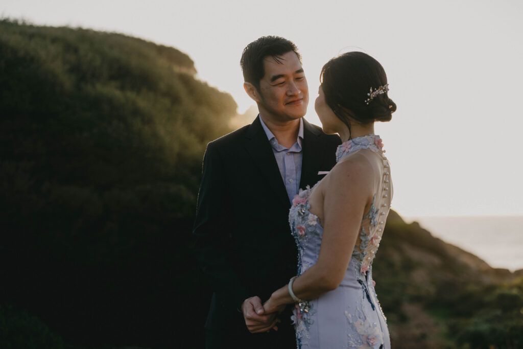 Alex and Bridget arriving for their Margaret River pre-wedding shoot