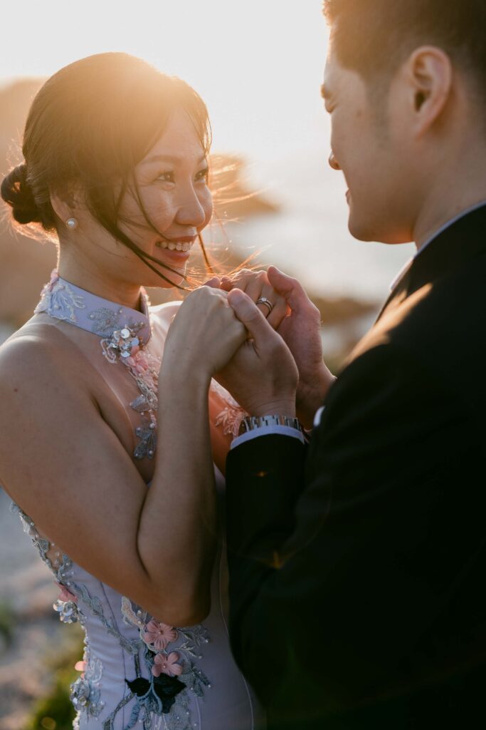 close up portrait at sunset with couple at Sugarloaf rock
