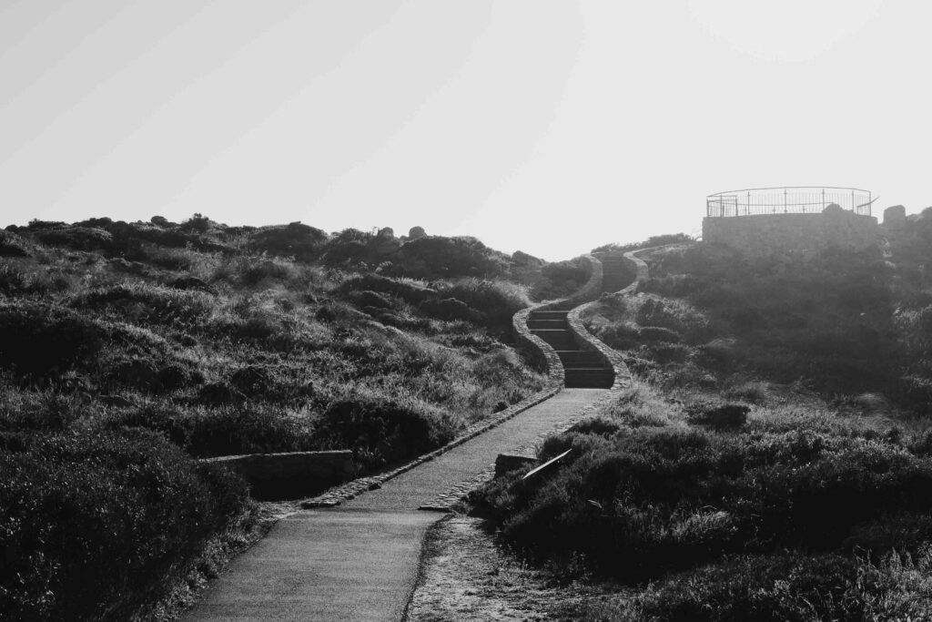 staircase to sugarloaf rock lookout black and white